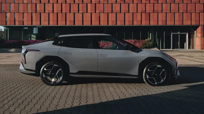 Kia EV4 Fastback Silhouette