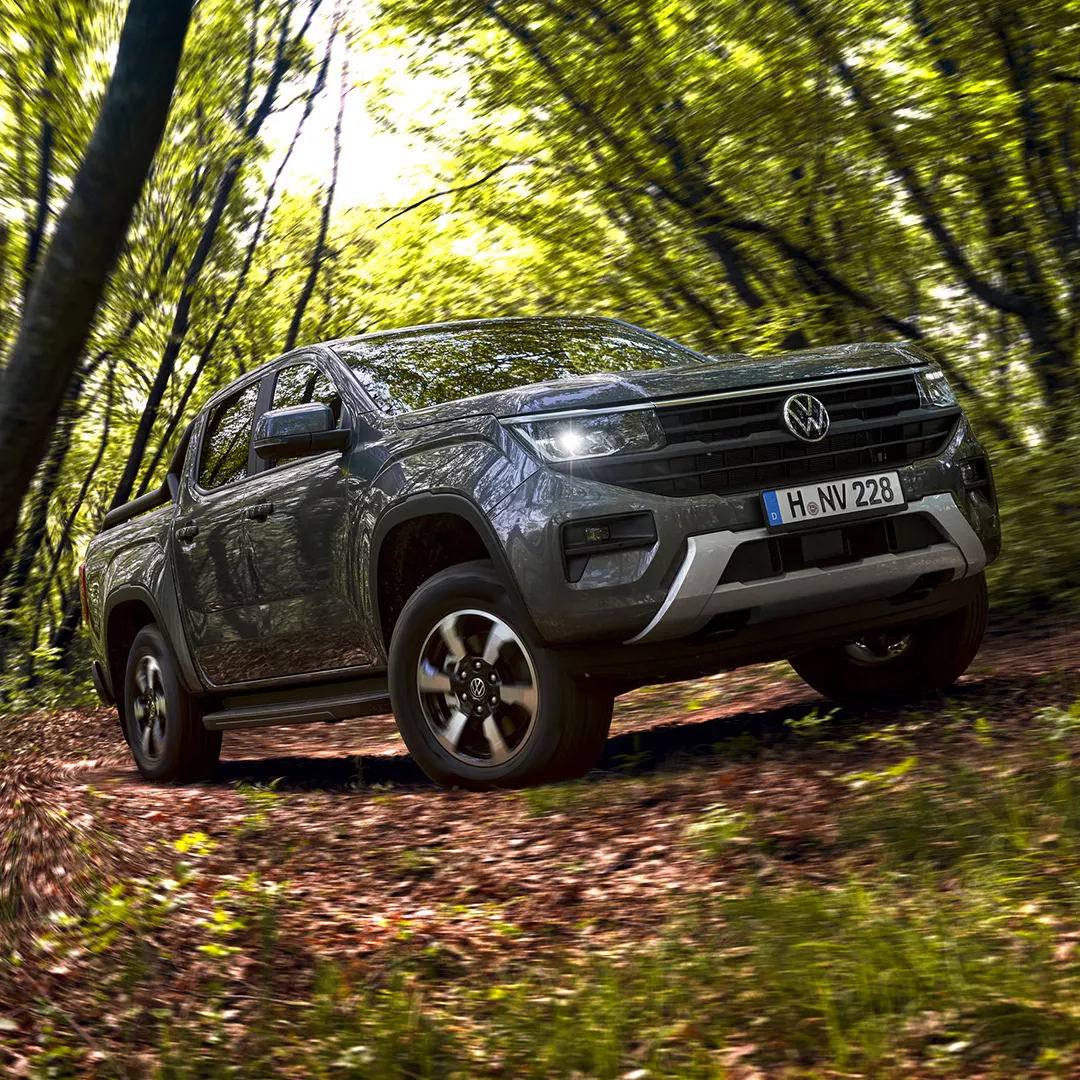 Volkswagen Amarok im Gelände und im Wald